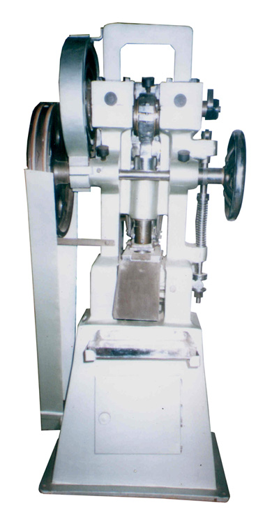 L & M Automatics - TABLET AND CAPSULE SECTION - MULTIPUNCH TABLET COMPRESSION MACHINE